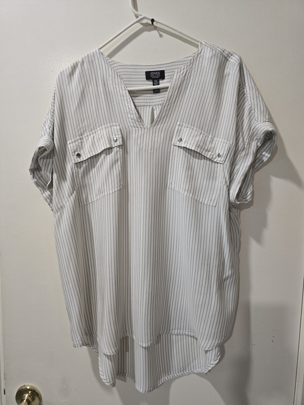 Jones New York White Pinstripe Short-Sleeve Shirt